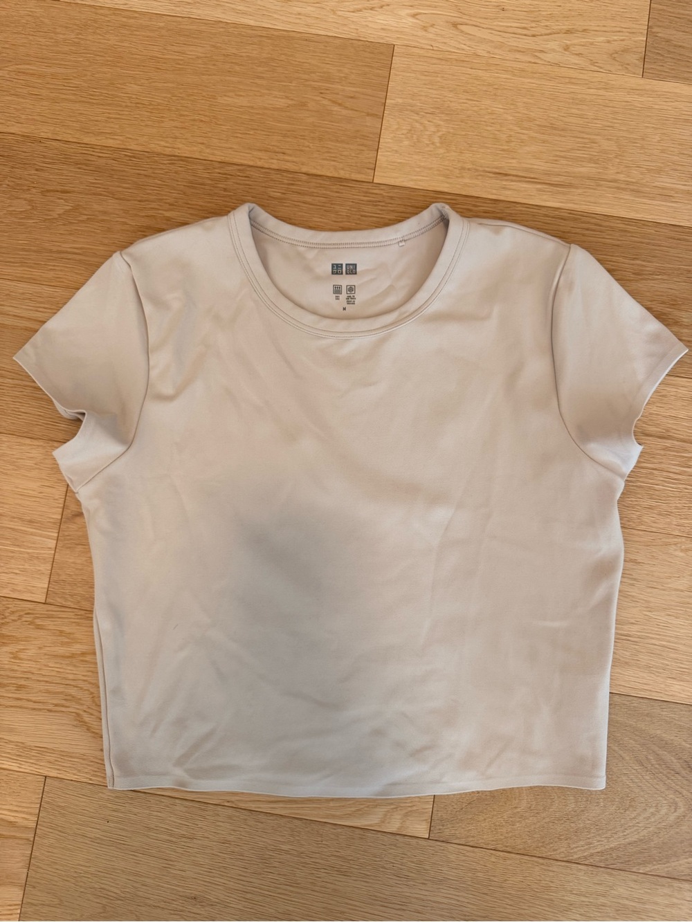 Uniqlo active crop tee